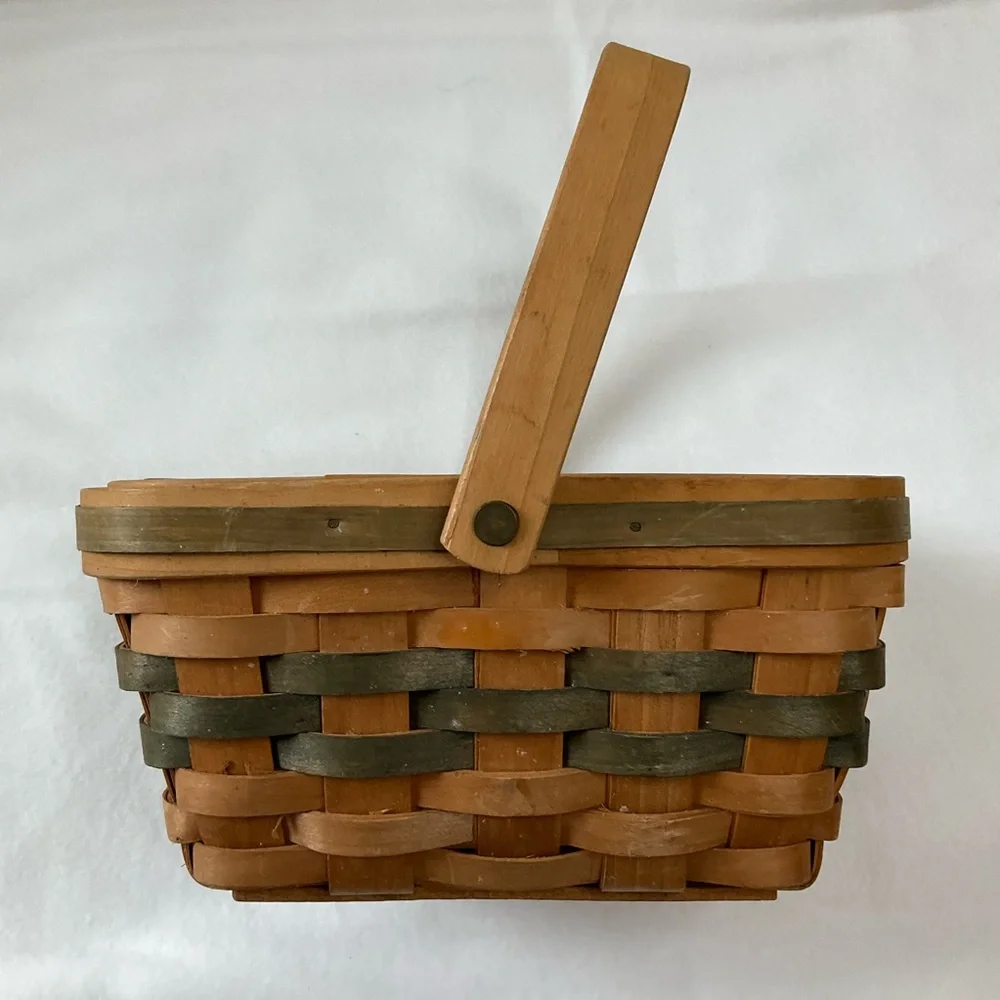 Vintage Country Woven Collection Grand Basket W/ Handle
